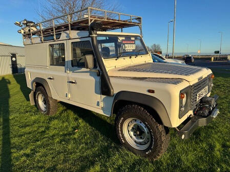 LAND ROVER DEFENDER 110