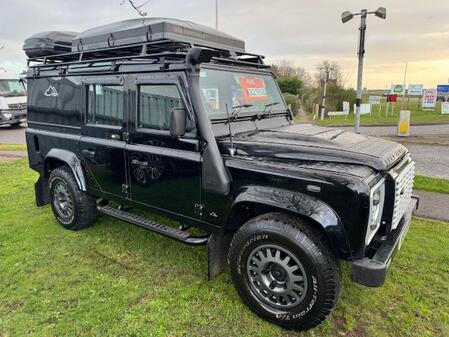 LAND ROVER DEFENDER
